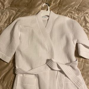White lightweight waffle robe